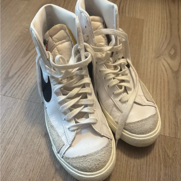 Nike Women’s Blazer Mid 77 - Picture 6 of 8